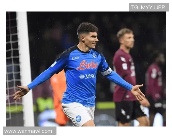 尼威与巴拉镇的激烈对决揭示了足球战术的博弈与团队协作的重要性